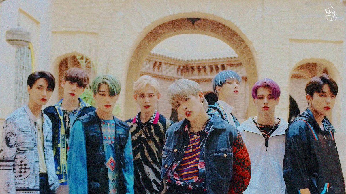 ATEEZ V18 Mousepad
