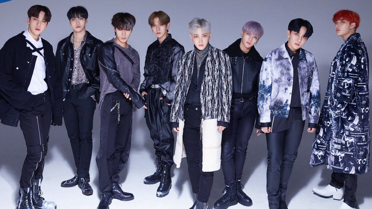 ATEEZ V19 Mousepad