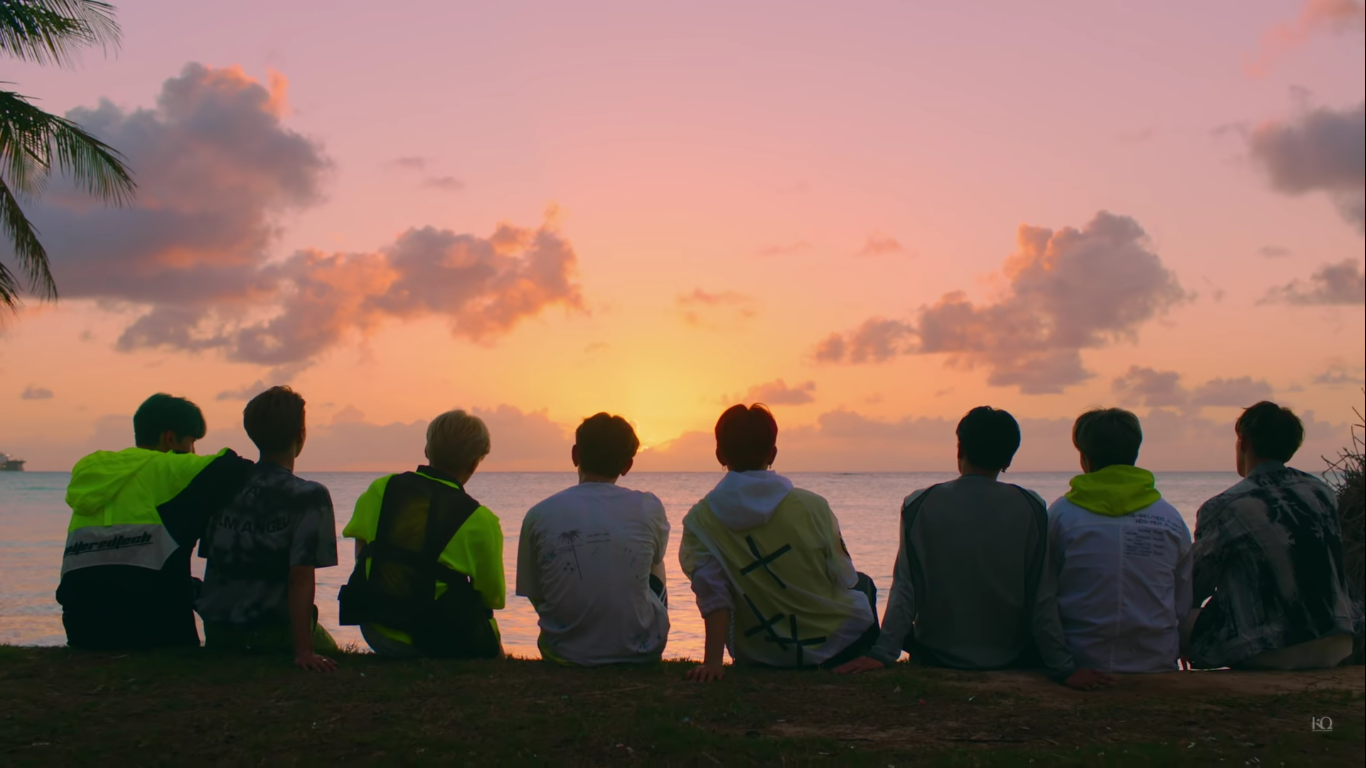 ATEEZ V8 Mousepad