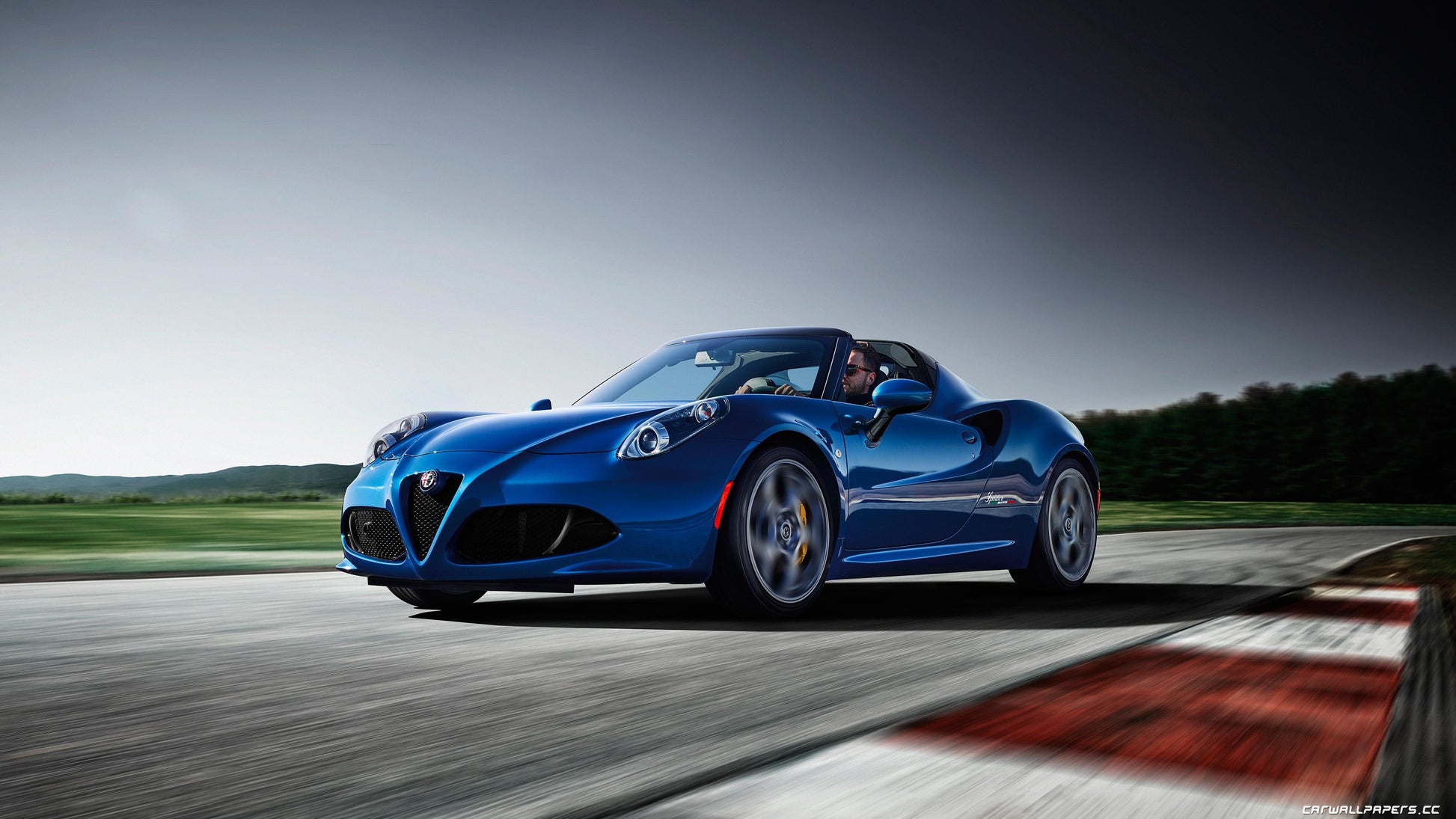 Alfa Romeo 4C V18 Mousepad