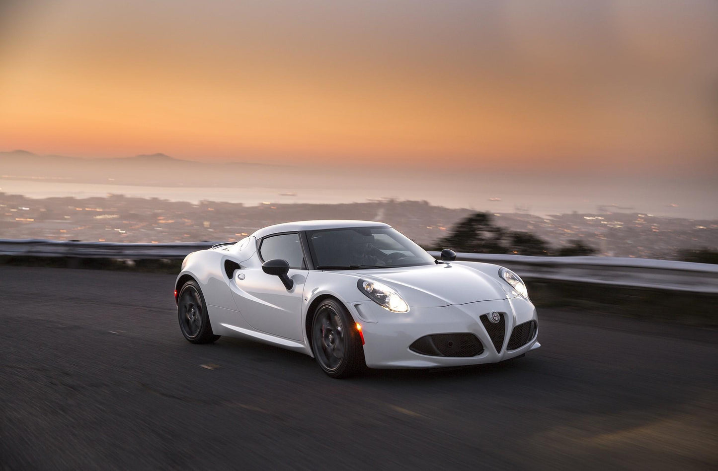 Alfa Romeo 4C V28 Mousepad