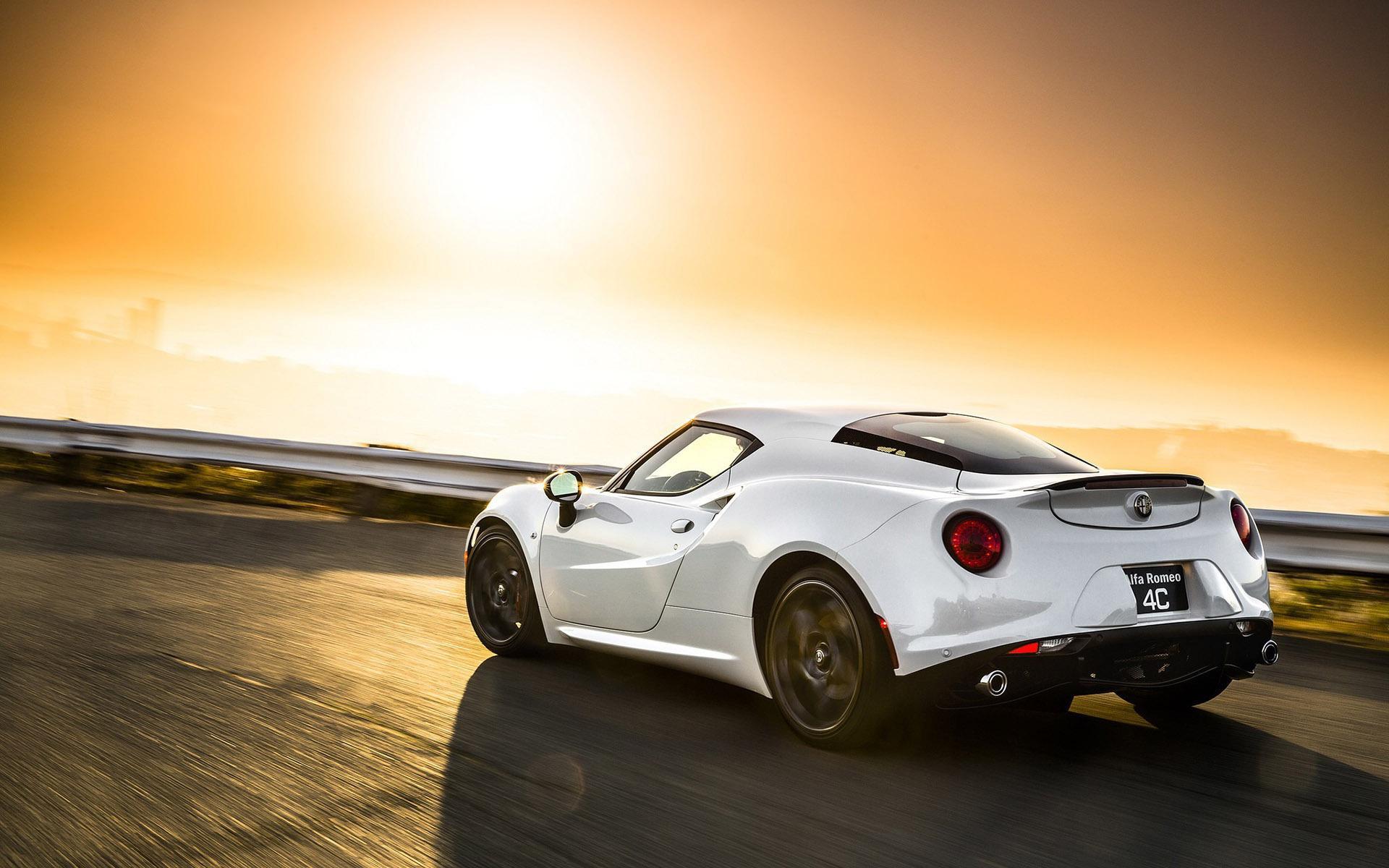 Alfa Romeo 4C V39 Mousepad