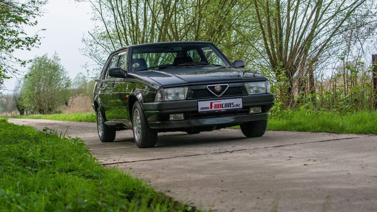 Alfa Romeo 75 Turbo V11 Mousepad