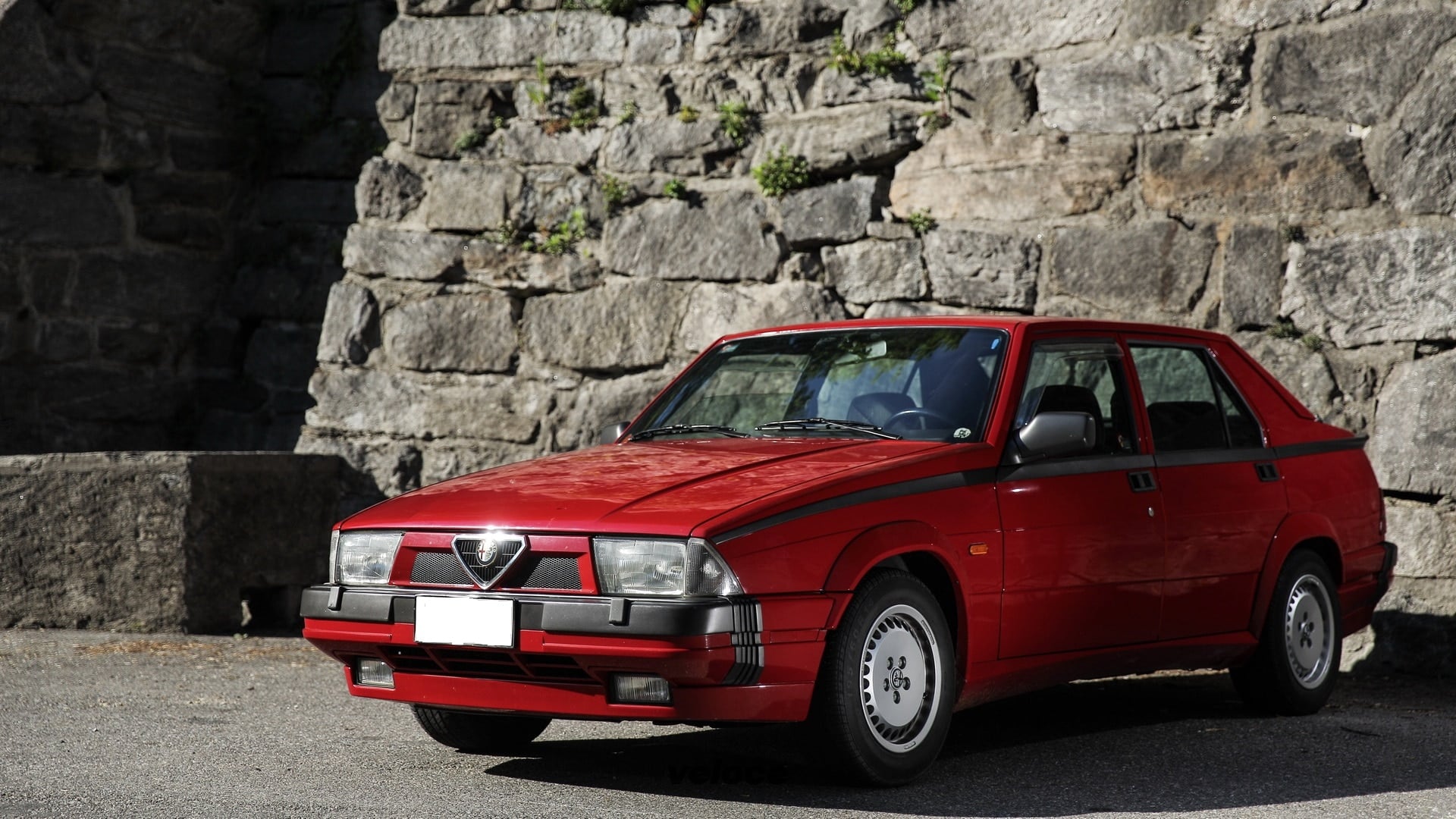 Alfa Romeo 75 Turbo V14 Mousepad