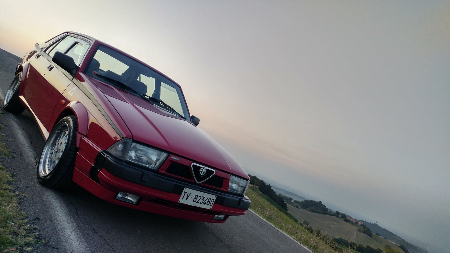 Alfa Romeo 75 Turbo V2 Mousepad