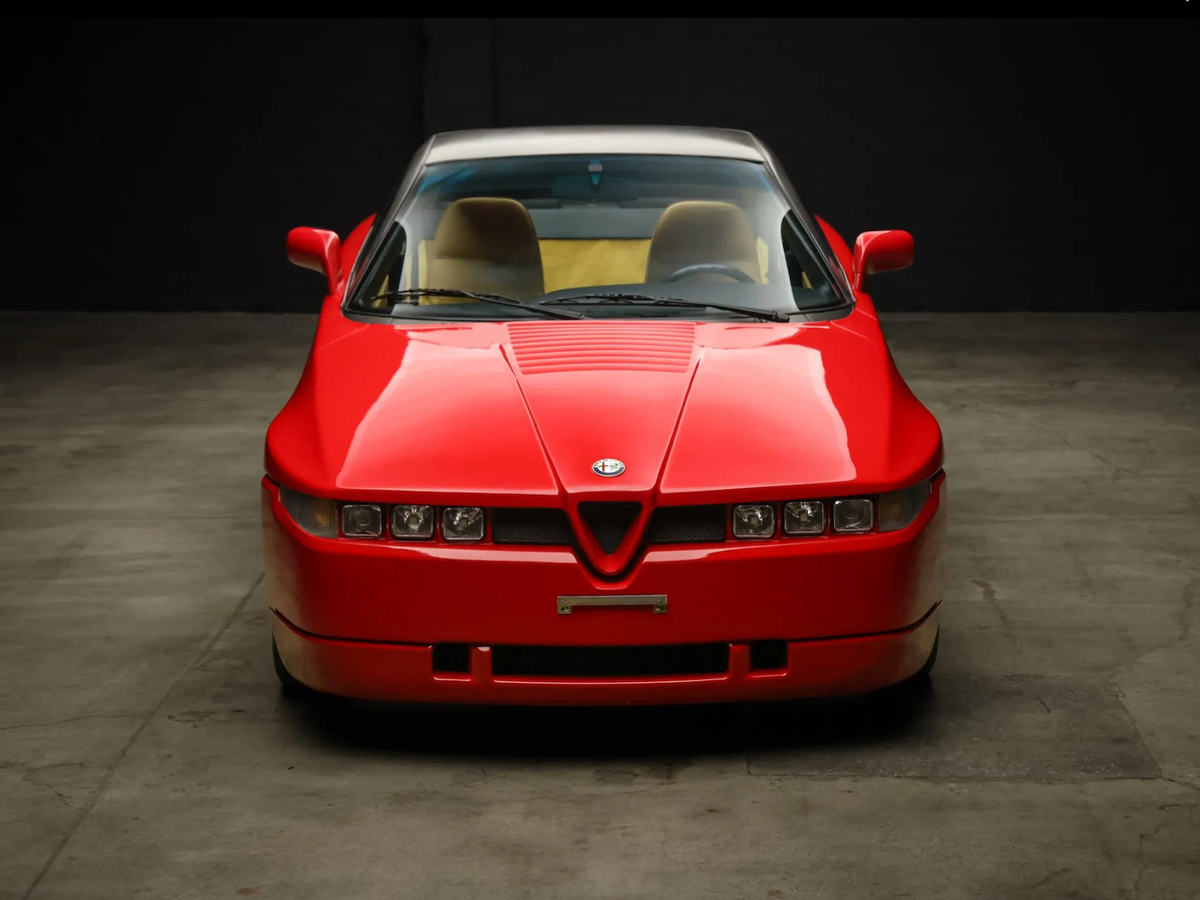 Alfa Romeo 75 Turbo V4 Mousepad