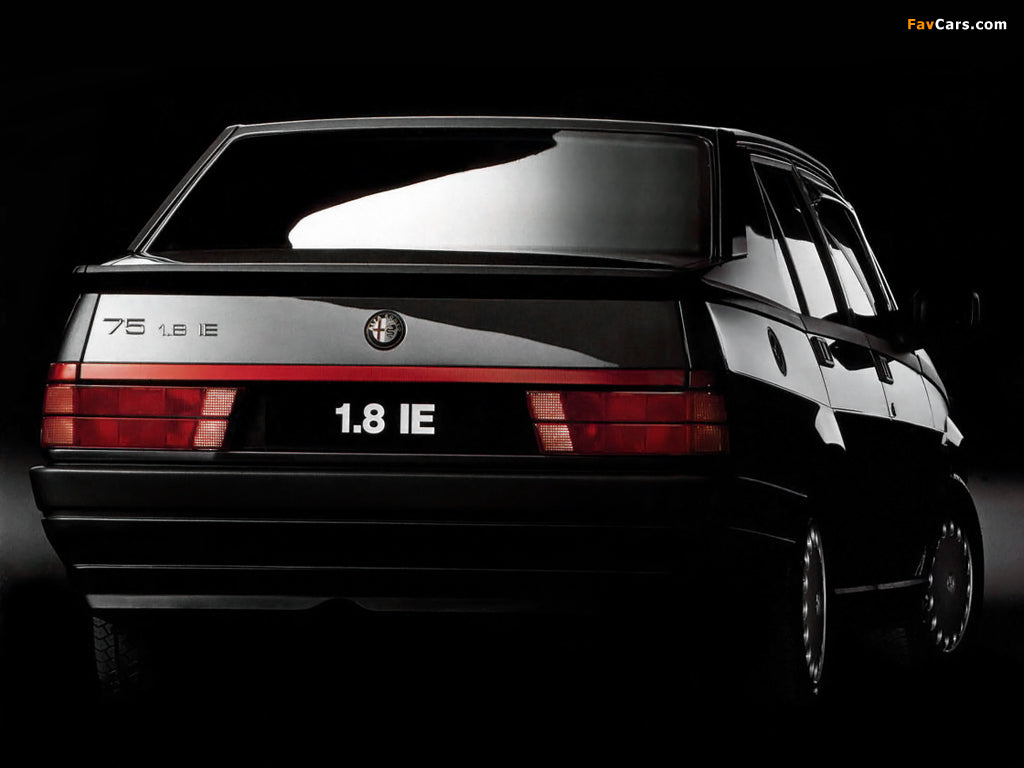 Alfa Romeo 75 Turbo V5 Mousepad