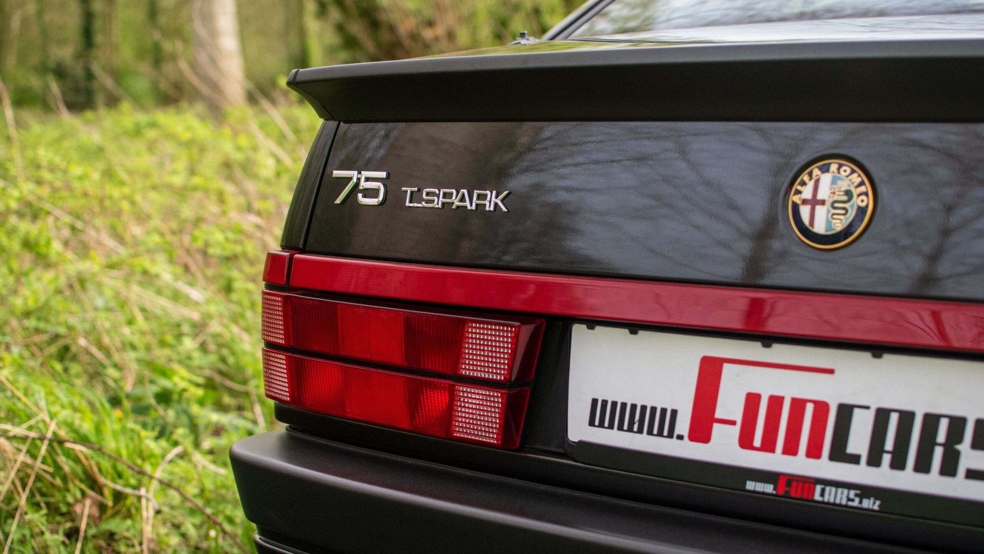 Alfa Romeo 75 Turbo V8 Mousepad