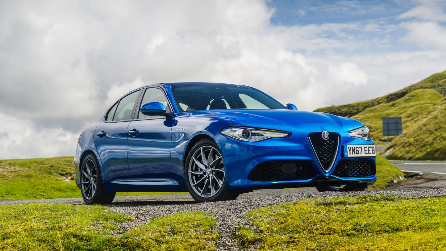 Alfa Romeo Giulia Quadrifoglio V12 Mousepad