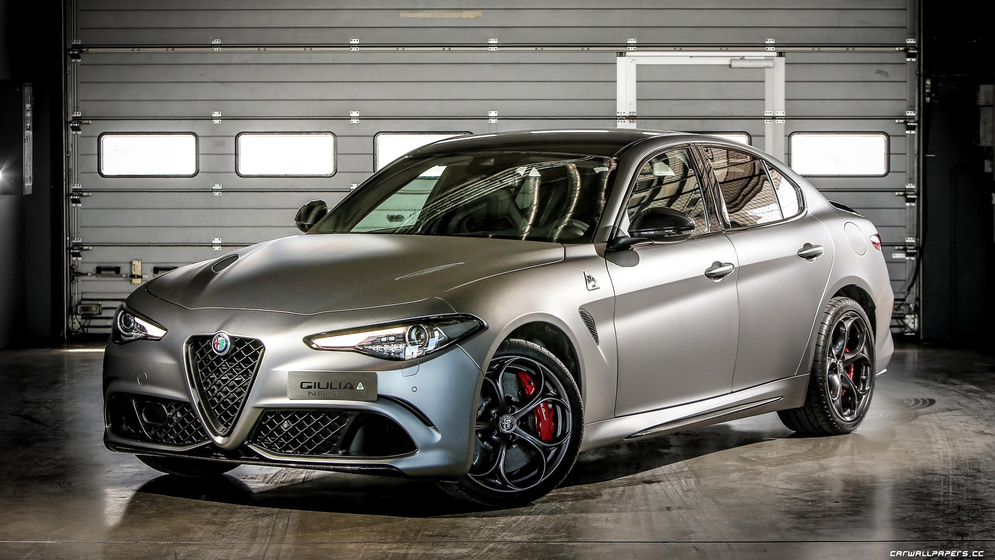 Alfa Romeo Giulia Quadrifoglio V18 Mousepad