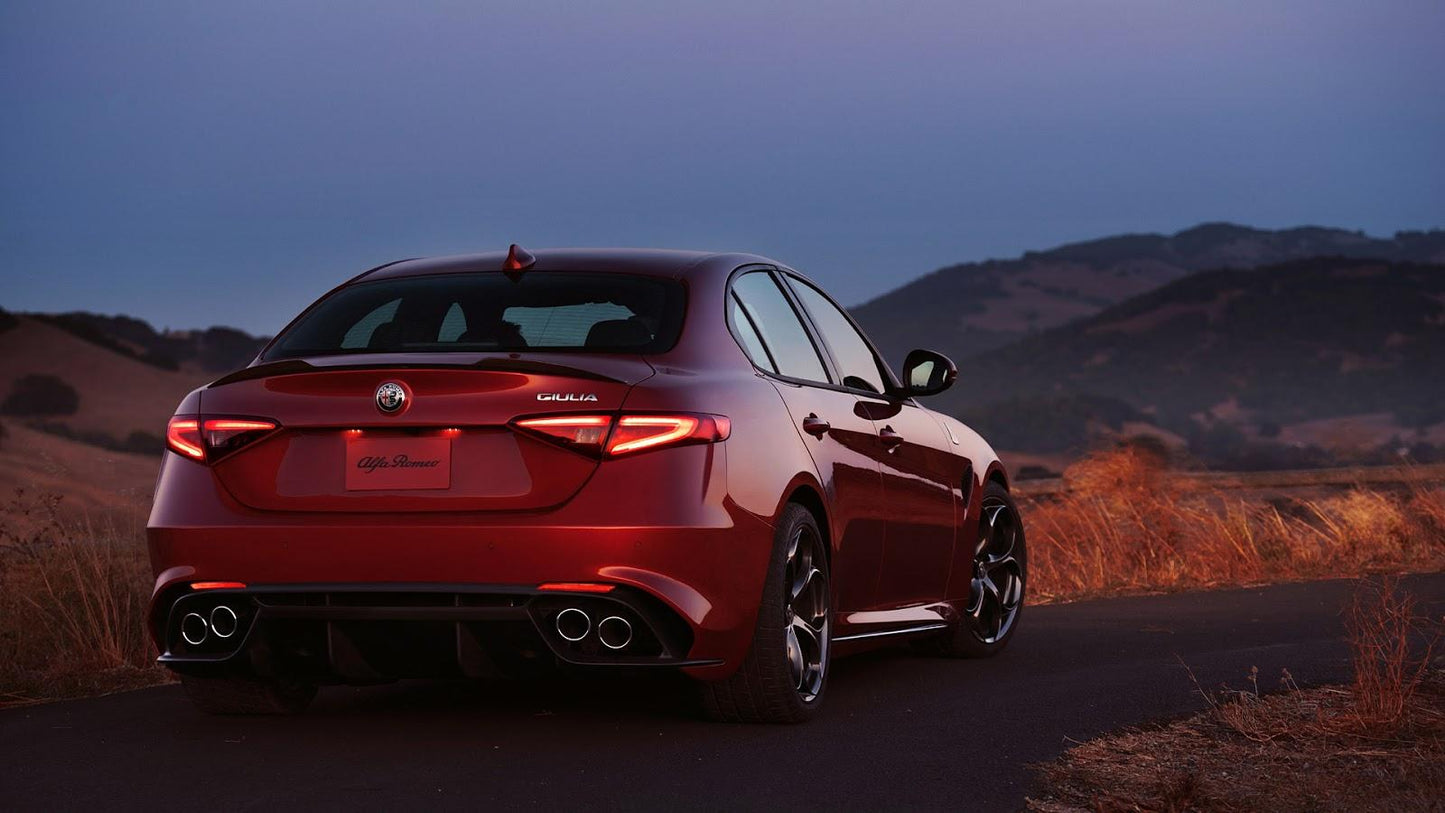Alfa Romeo Giulia Quadrifoglio V21 Mousepad