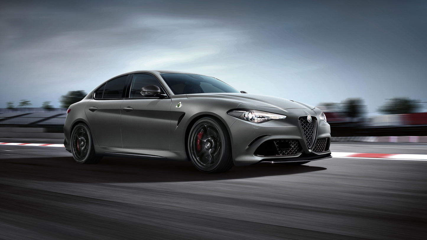 Alfa Romeo Giulia Quadrifoglio V2 Mousepad