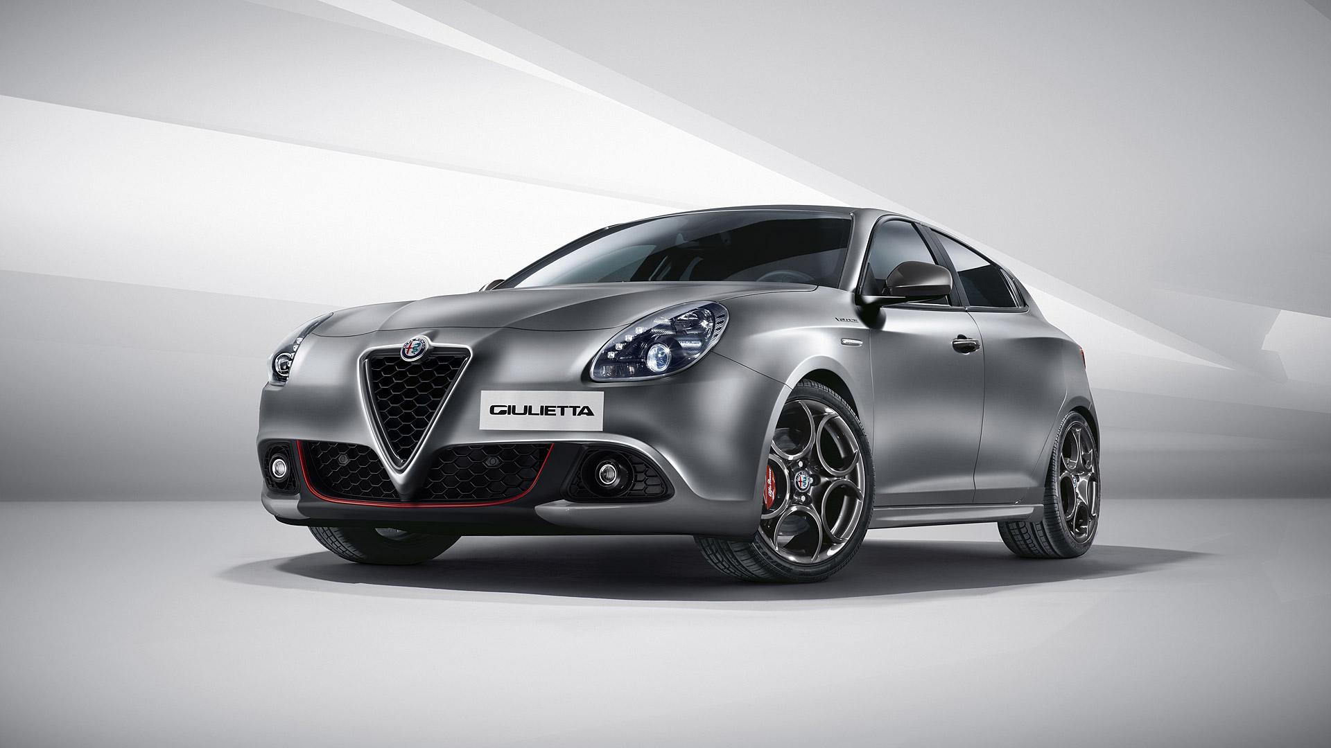 Alfa Romeo Giulia Quadrifoglio V32 Mousepad