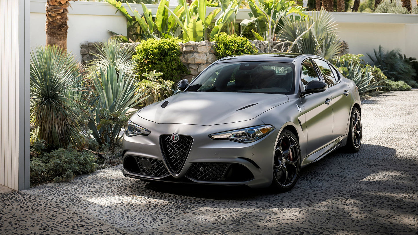 Alfa Romeo Giulia Quadrifoglio V36 Mousepad