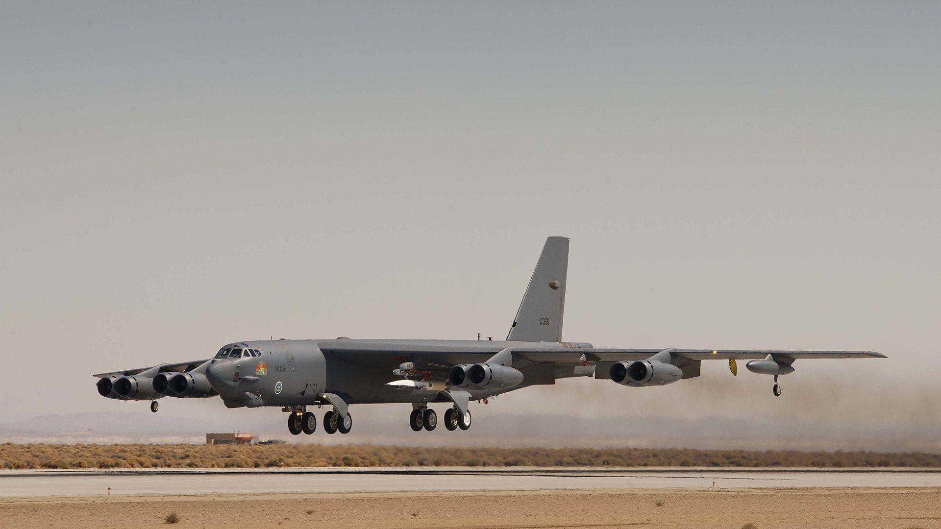 B-52 Stratofortress V12 Mousepad Deskmat