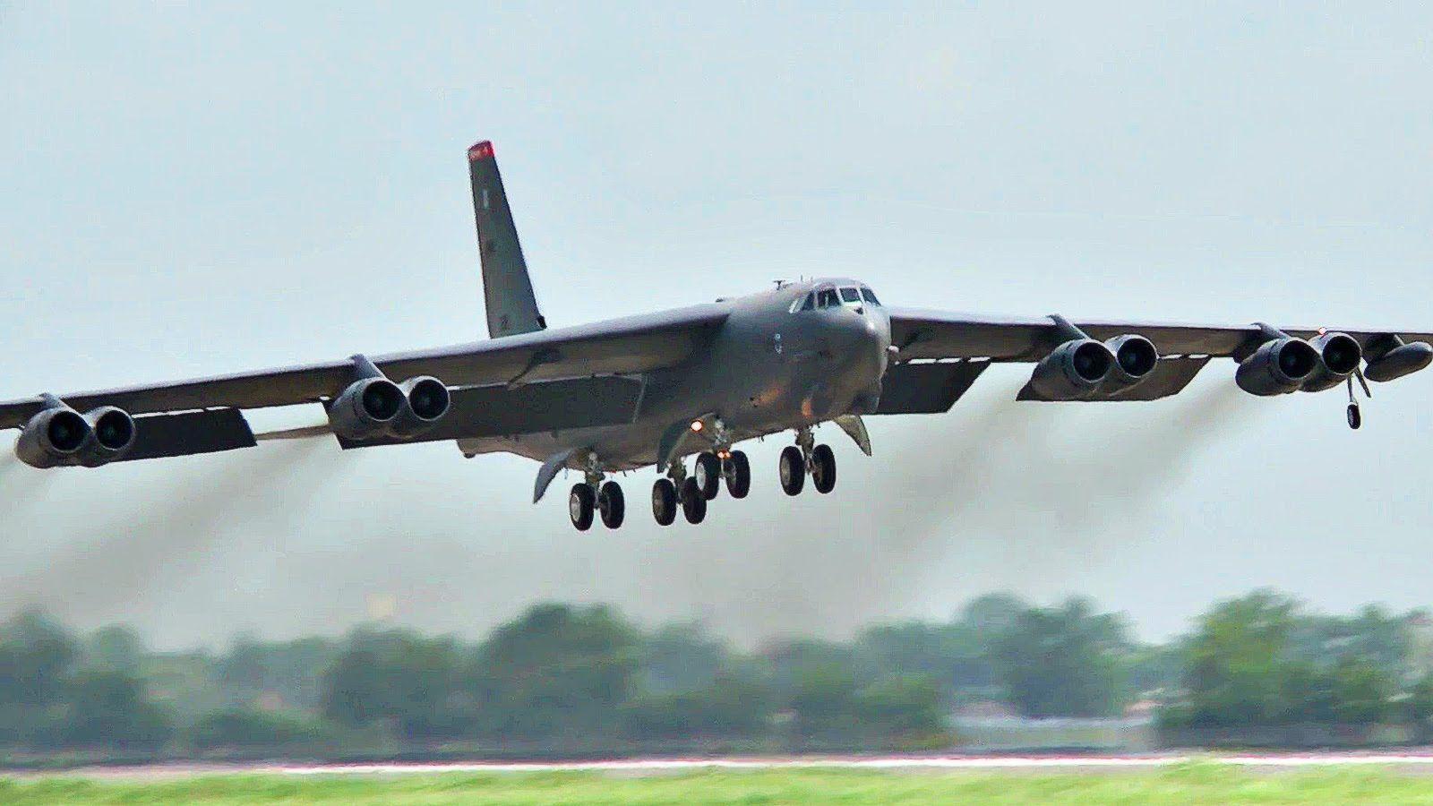 B-52 Stratofortress V9 Mousepad Deskmat