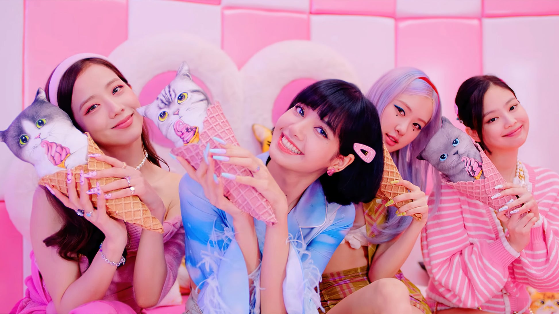 BLACKPINK V19 Mousepad