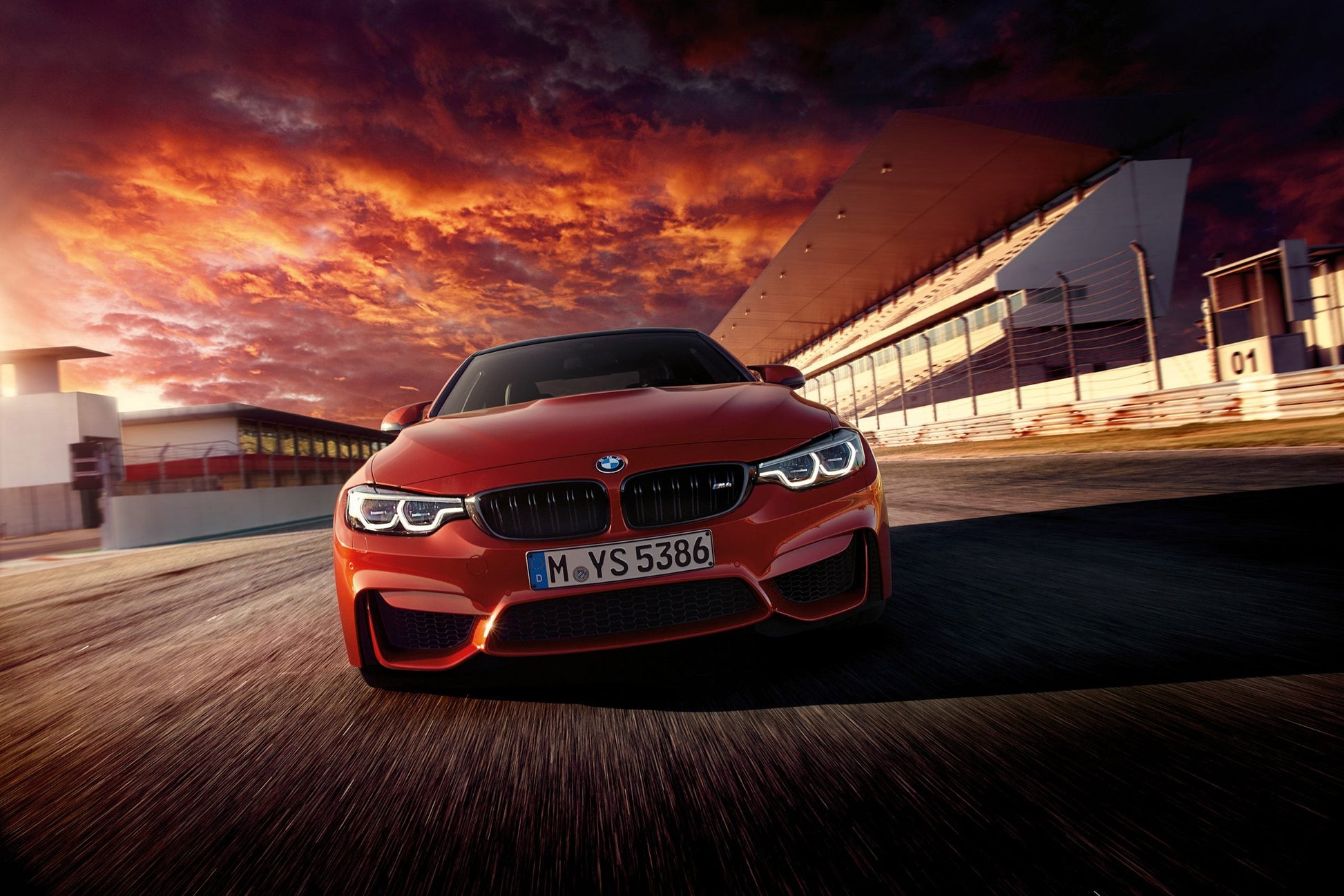 BMW M4 V18 Mousepad
