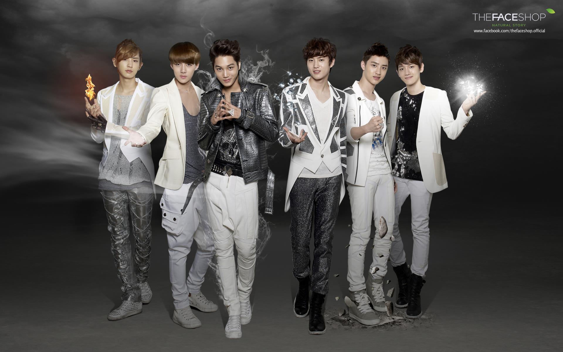 EXO V18 Mousepad