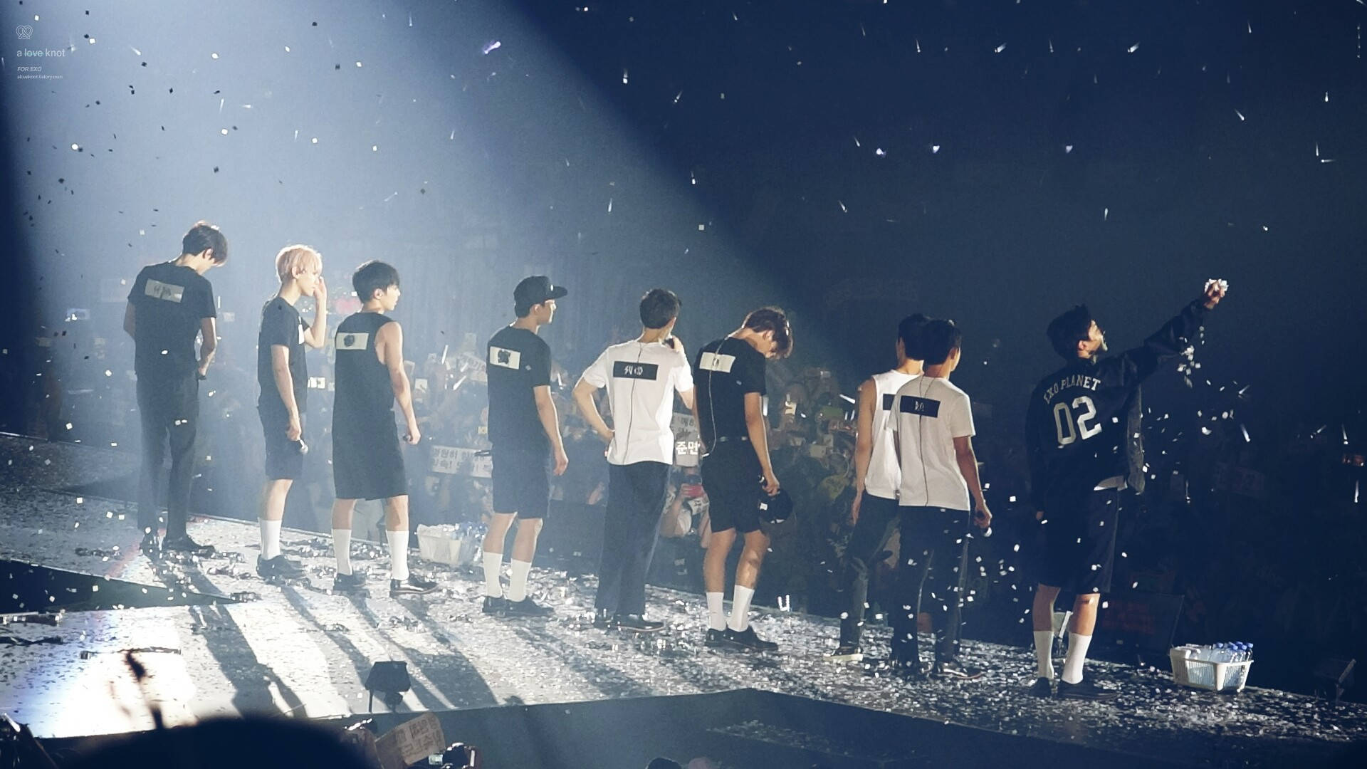 EXO V2 Mousepad
