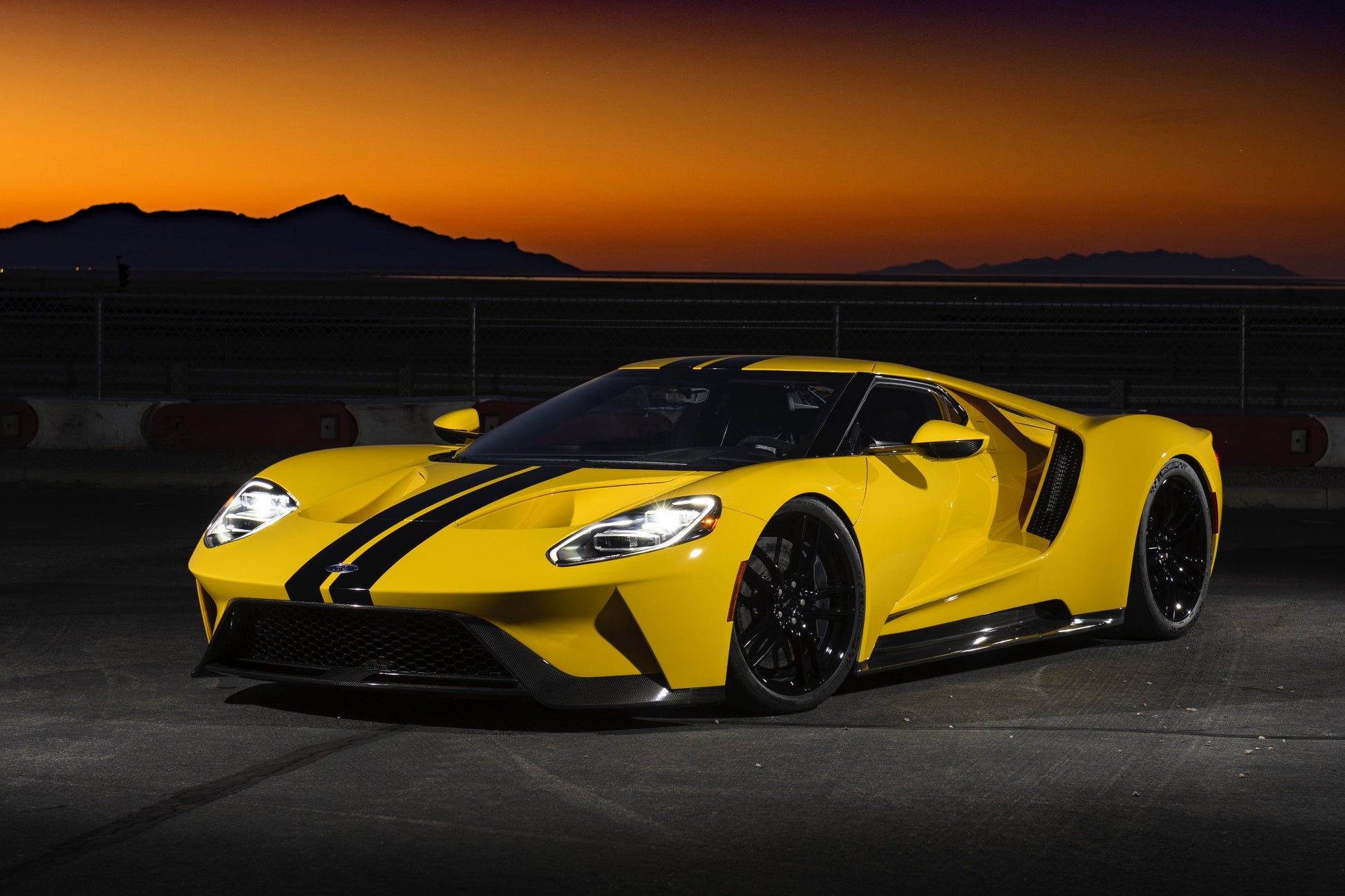 Ford GT V14 Mousepad