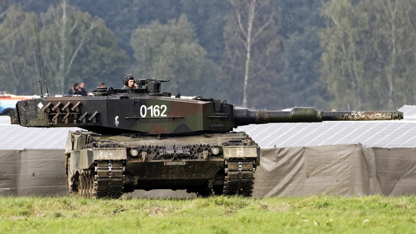 Leopard 2 Tank V17 Mousepad Deskmat