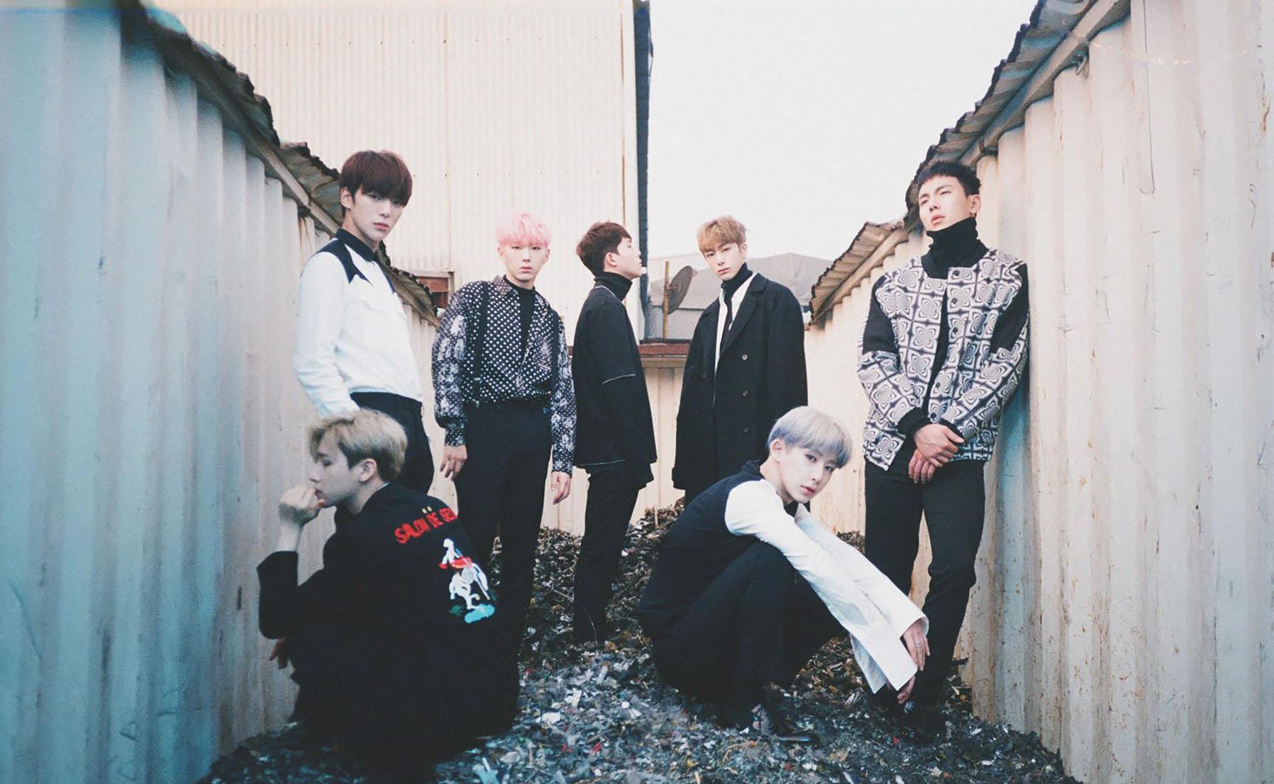 MONSTA X V14 Mousepad