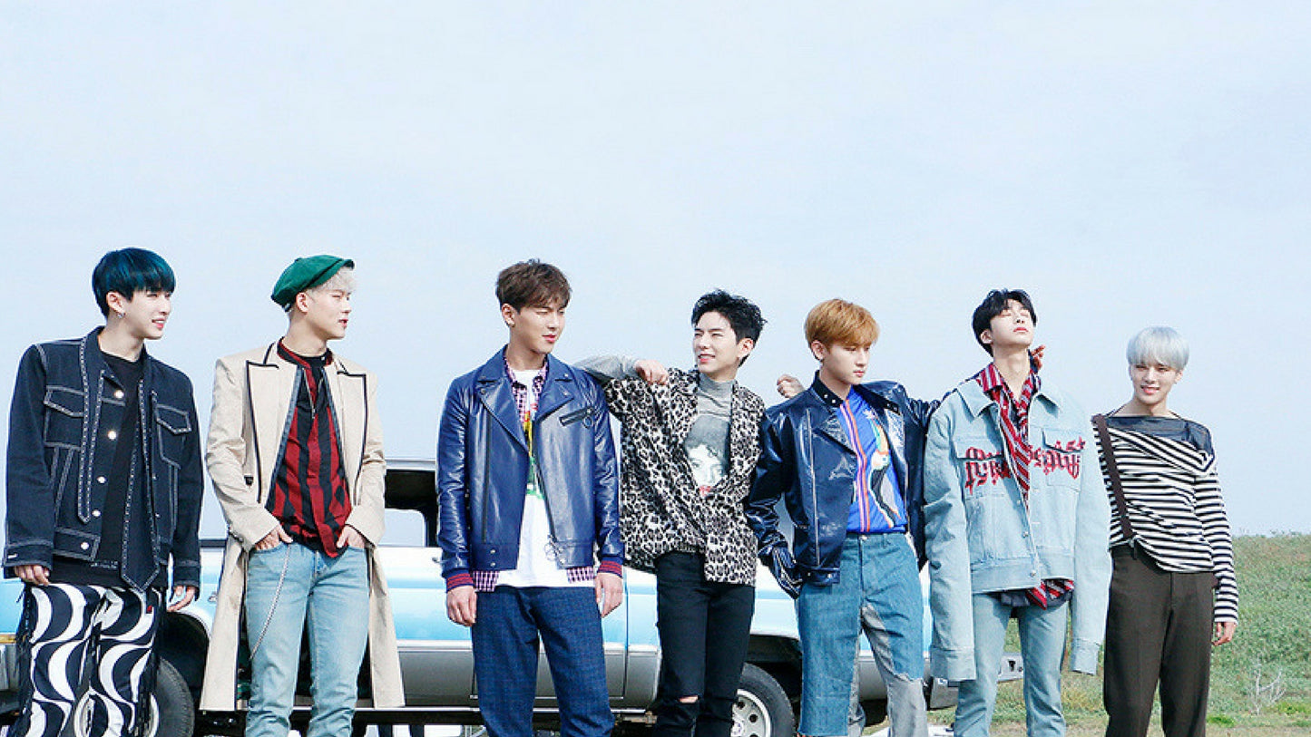 MONSTA X V19 Mousepad