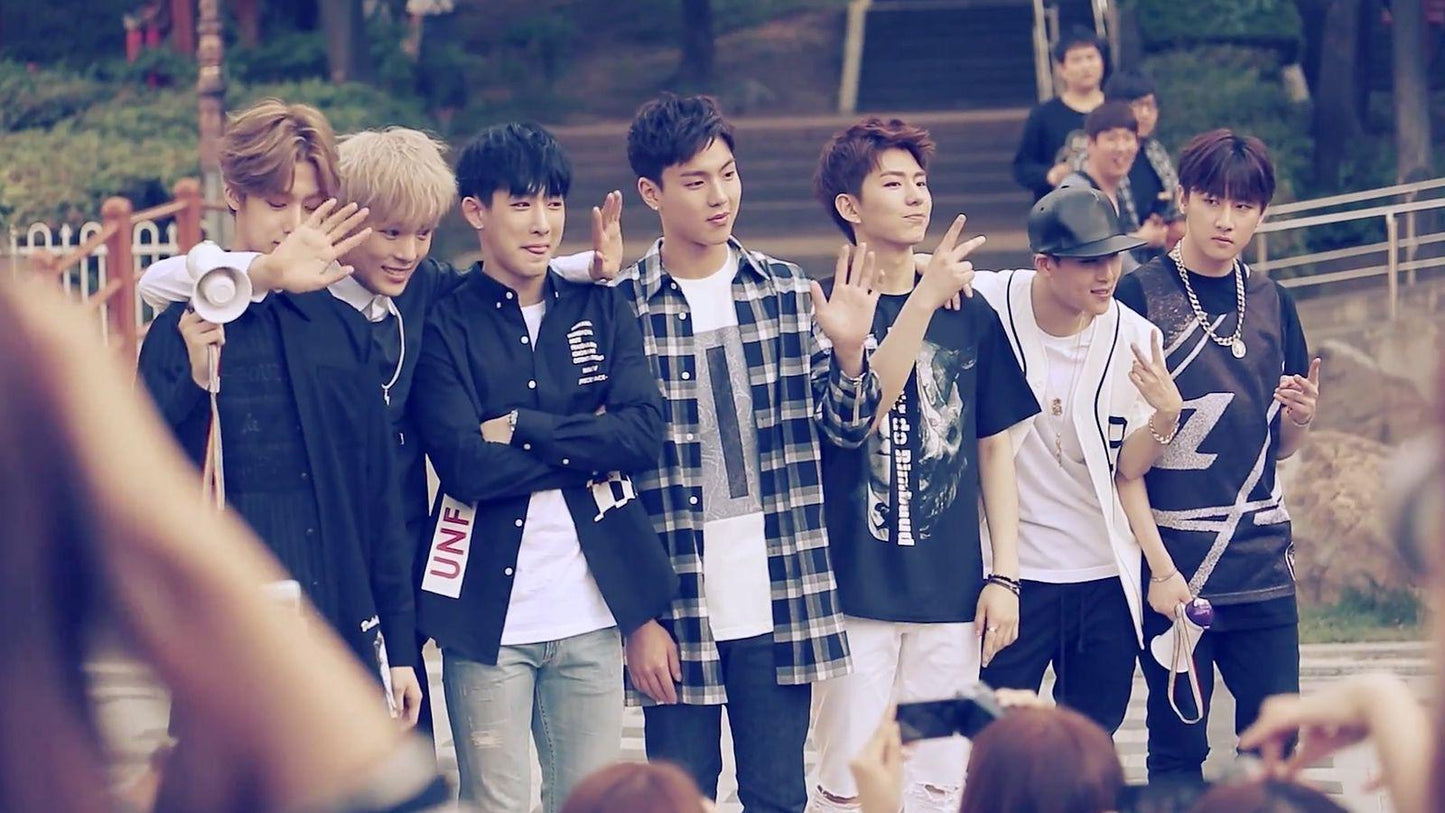 MONSTA X V6 Mousepad