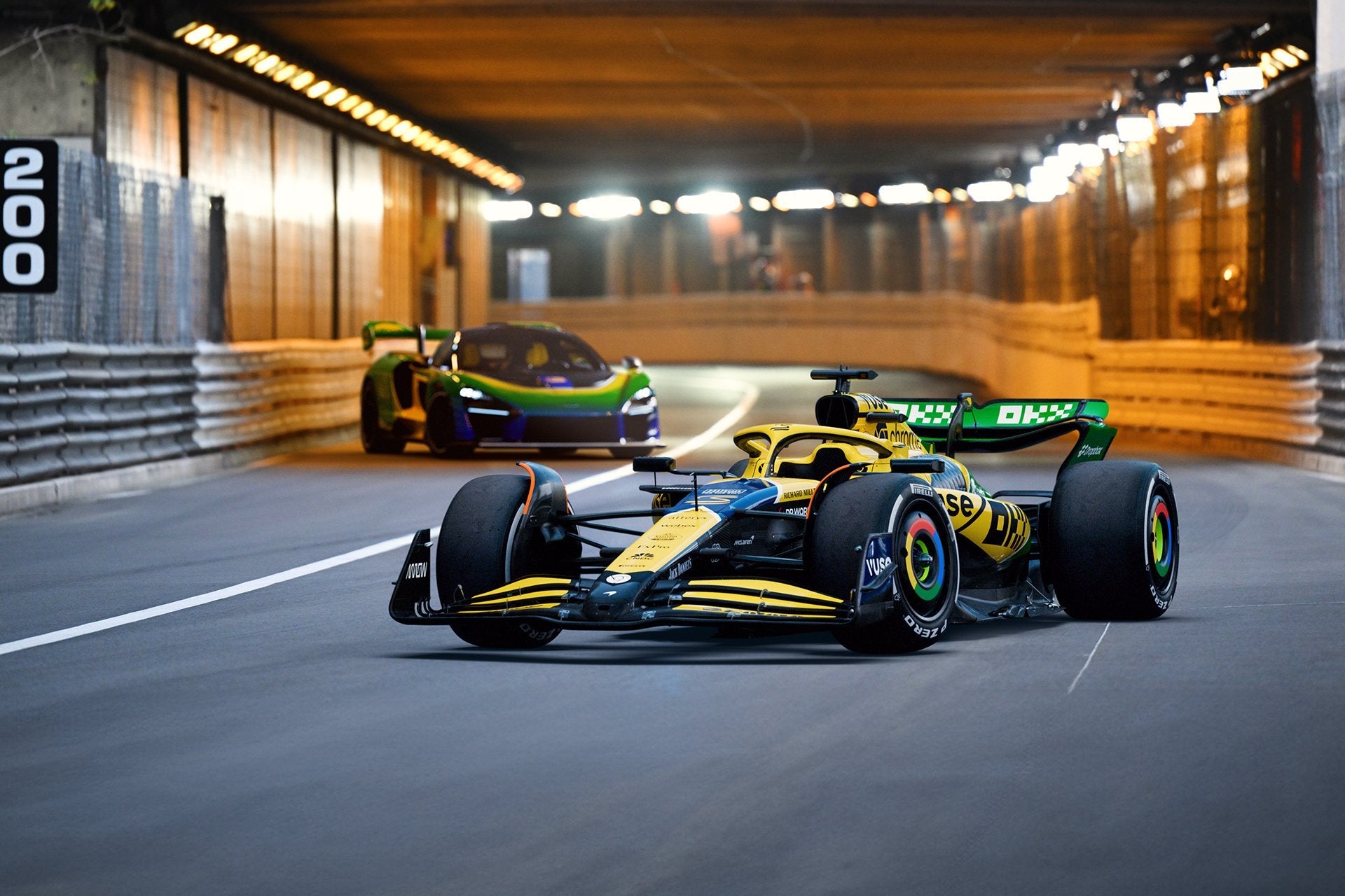 McLaren F1 V23