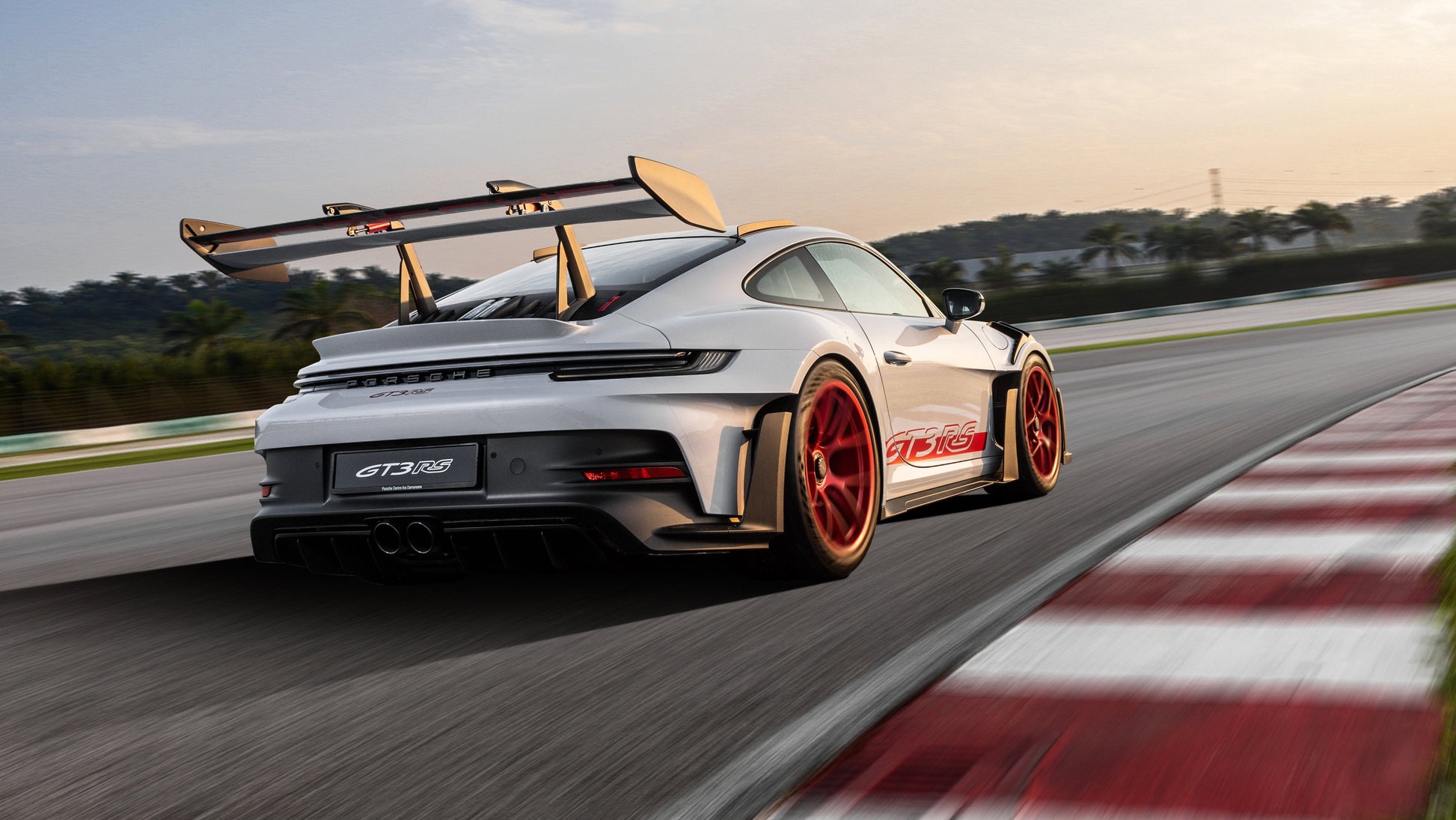 Porsche 911 GT3 RS V30 Mousepad