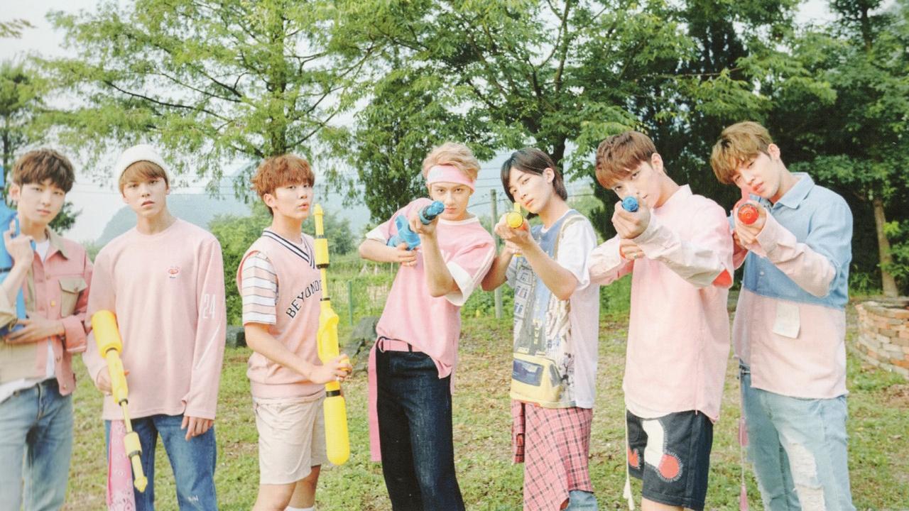 SEVENTEEN V13 Mousepad