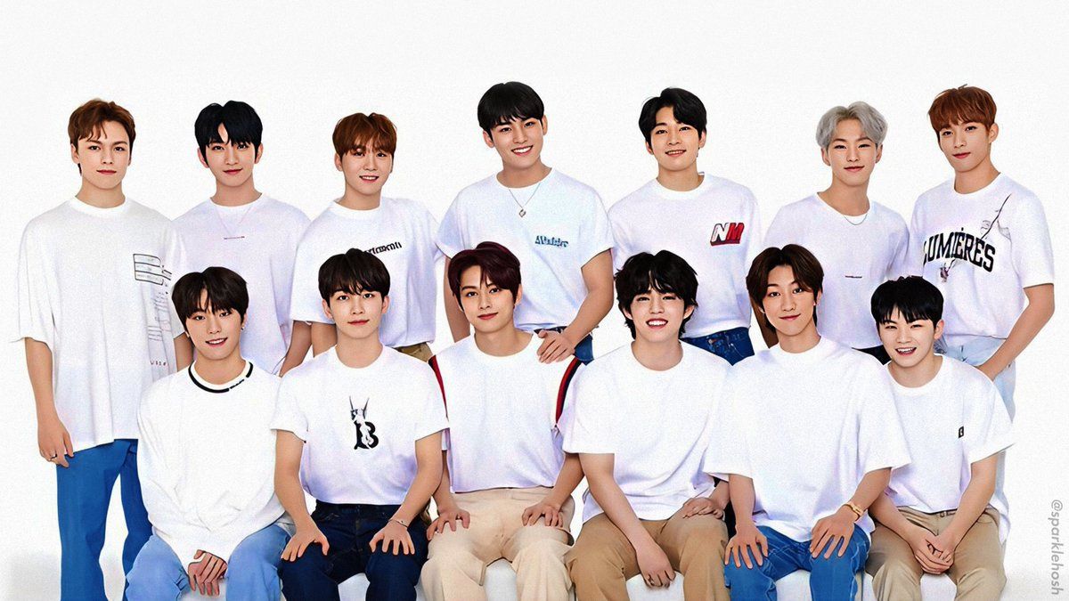 SEVENTEEN V8 Mousepad
