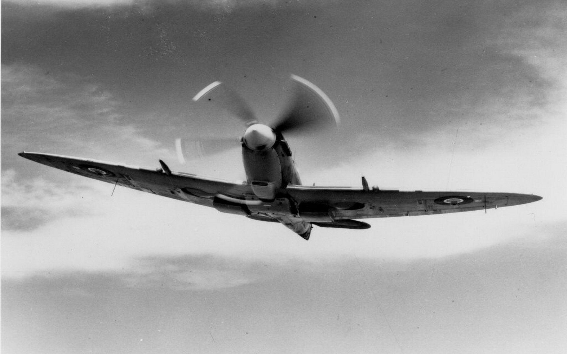 Spitfire WWII V9 Mousepad Deskmat