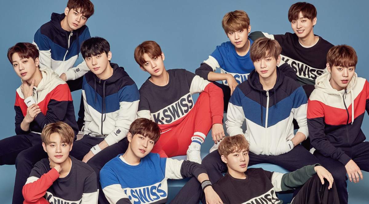 THE BOYZ V4 Mousepad